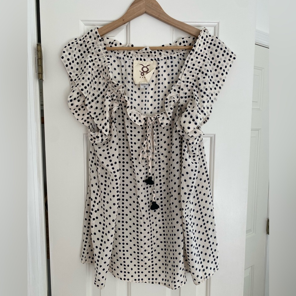Gorgeous Figue black and white polka dot silk top in excellent condition